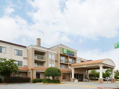 Holiday Inn Express Tifton - Bild 1