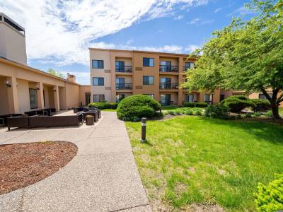 Spark by Hilton Bettendorf Quad Cities - Bild 1