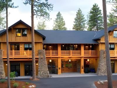 FivePine Lodge & Cabins - Bild 1