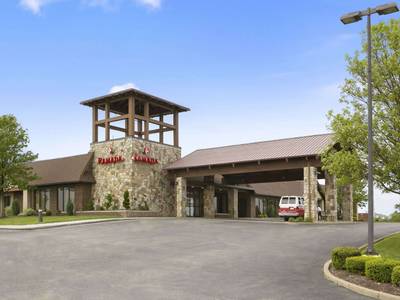 Ramada by Wyndham Greensburg Hotel & Conference Center - Bild 1