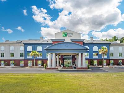 Holiday Inn Express Hotel & Suites Camden-I20 - Bild 1