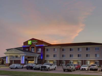 Holiday Inn Express Hotel & Suites Le Mars - Bild 1