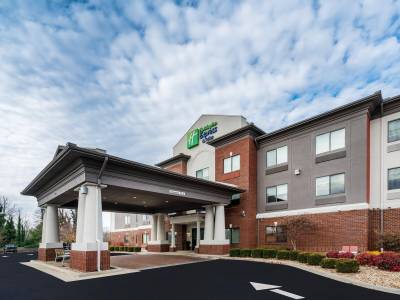 Holiday Inn Express & Suites Rocky Mount/Smith Mtn Lake - Bild 1