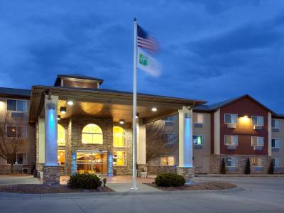 Holiday Inn Express & Suites Scottsbluff-Gering - Bild 1