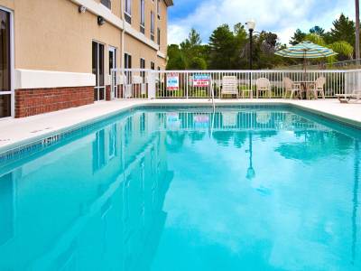 Holiday Inn Express & Suites Spring Hill - Bild 1