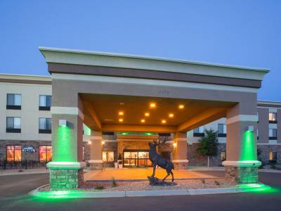 Holiday Inn Express & Suites Trinidad - Bild 1