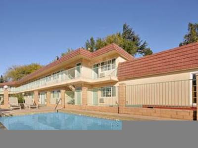 Days Inn by Wyndham King City - Bild 1