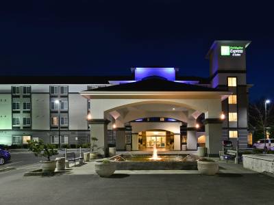Holiday Inn Express Hotel & Suites Tacoma South - Lakewood - Bild 1