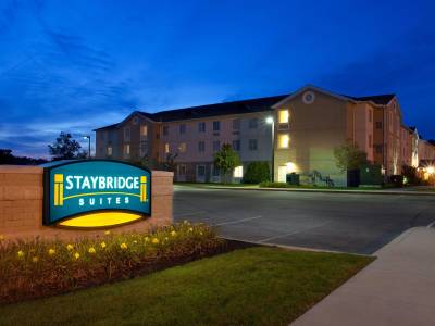 Staybridge Suites Cleveland Mayfield Hts Beachwd - Bild 1