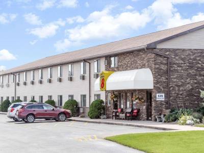 Super 8 by Wyndham Antigo - Bild 1