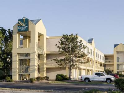 Quality Inn Merriam Kansas City - Bild 1