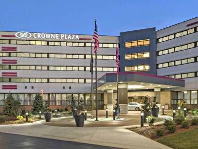 Crowne Plaza Lansing West - Bild 1