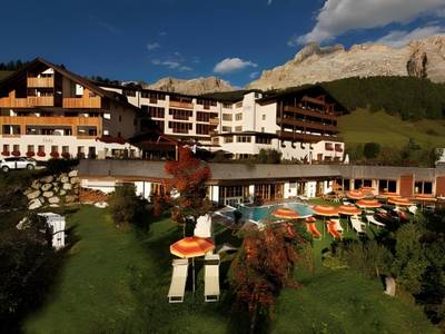 Fanes Dolomiti Wellness Hotel - Bild 1