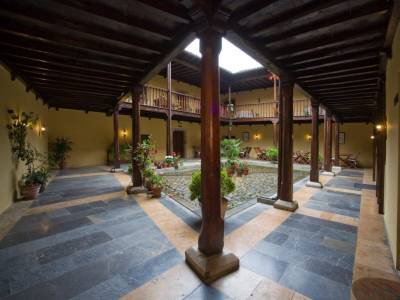 Castillo de Valdés-Salas - Bild 1