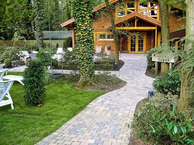 Waldhotel Tannenhäuschen - Bild 1