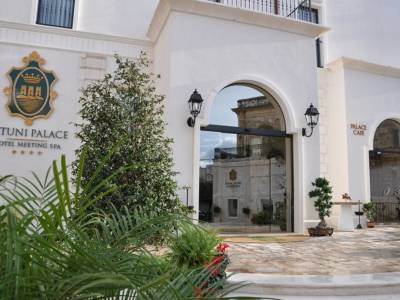 Ostuni Palace - Bild 1