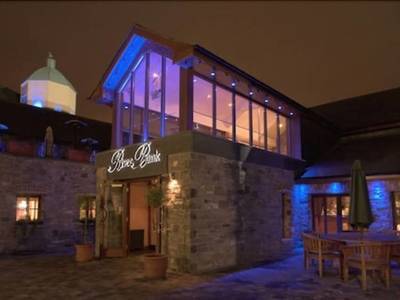 Court Yard Hotel - Bild 1