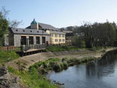 Court Yard Hotel - Bild 1