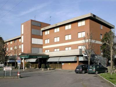 CDH Hotel Modena - Bild 1