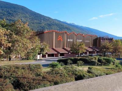 Base Camp Lodge - Bild 1