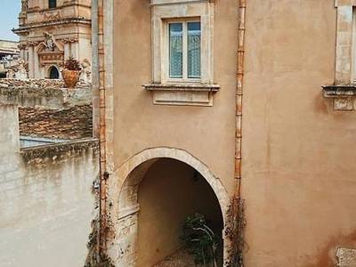 Palazzo Gambuzza - Bild 1