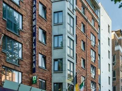 Academy Plaza Hotel - Bild 1