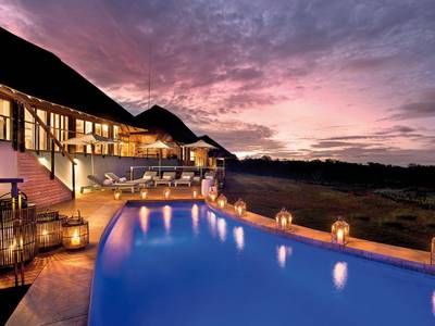 Mhondoro Safari Lodge & Villa - Bild 1