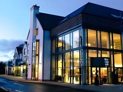 Raheen Woods Hotel - Bild 1