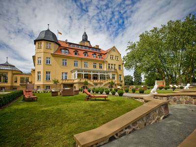 Bernsteinschloss Wendorf - Bild 1