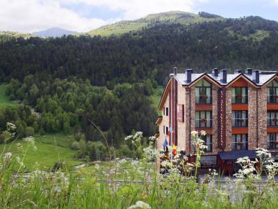 Apartaments Els Llacs - Bild 1