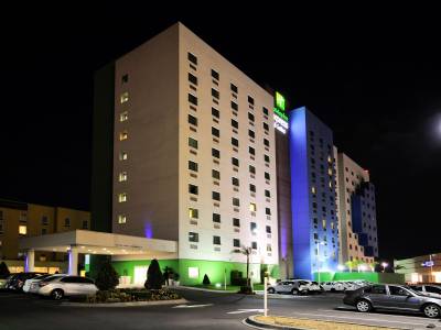 Holiday Inn Express & Suites Toluca Zona Aeropuerto - Bild 1