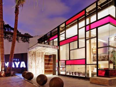 Hotel Maya - a DoubleTree by Hilton - Bild 1