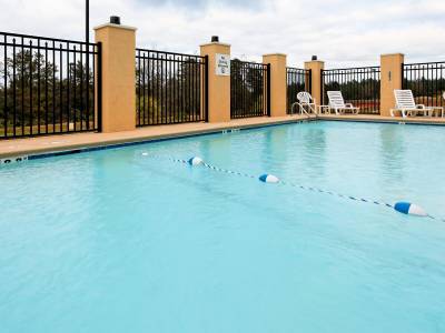 Holiday Inn Express Andalusia - Bild 1