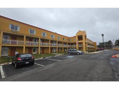 Copley Inn & Suites - Bild 1
