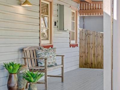 Whispering Pines - Bild 1