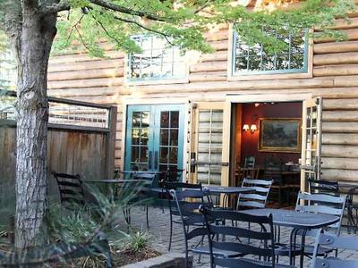 The Lodge at Riverside - Bild 1