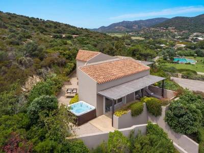 Baia di Chia Resort Sardinia, Curio Collection by Hilton - Bild 1