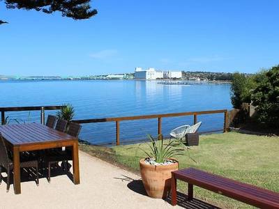 Bay 10 Accommodation - Bild 1