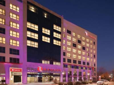 Ramada by Wyndham Pitesti - Bild 1