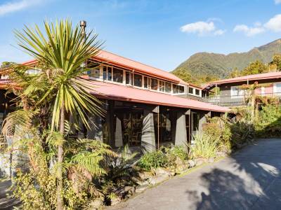 Heartland Hotel Glacier Country - Bild 1