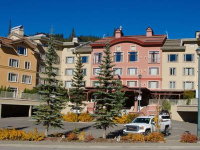 Sun Peaks Resort - Nancy Greene's Cahilty Hotel & Suites - Bild 1