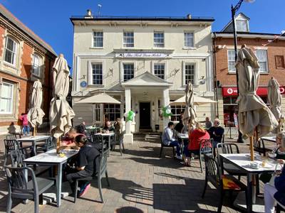 The Red Lion - Bild 1