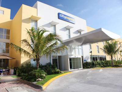 City Express by Marriott Playa Del Carmen - Bild 1