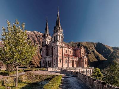 Granda Hotel Cangas De Onis - Bild 1