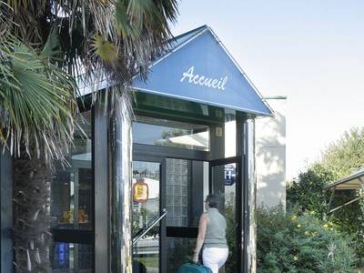 Hotel The Originals Rennes Ouest - Bild 1