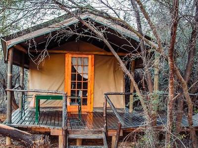 Chandelier Game Lodge & Ostrich Show Farm - Bild 1