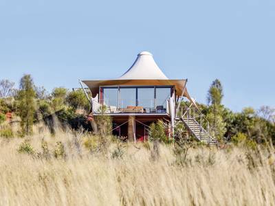 Longitude 131° - Bild 1