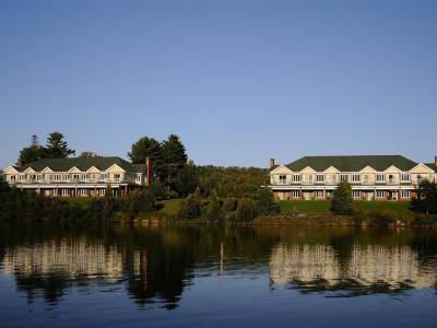 Auberge Lac-a-l'Eau-Claire - Bild 1