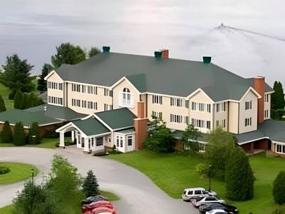 Auberge Lac-a-l'Eau-Claire - Bild 1