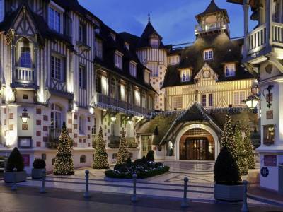 Hôtel Barriére Le Normandy - Bild 1